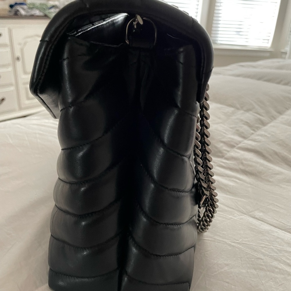 Medium LouLlu Matelassé Leather Shouldar Bag with silver details. Saint Laurent. - Picture 6 of 7